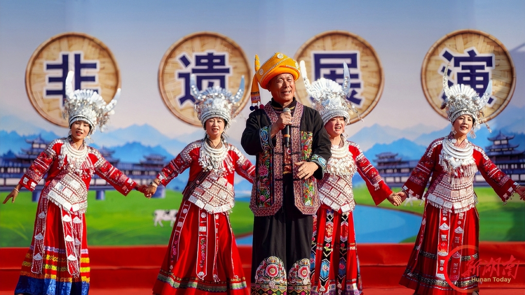 多彩活动迎县庆