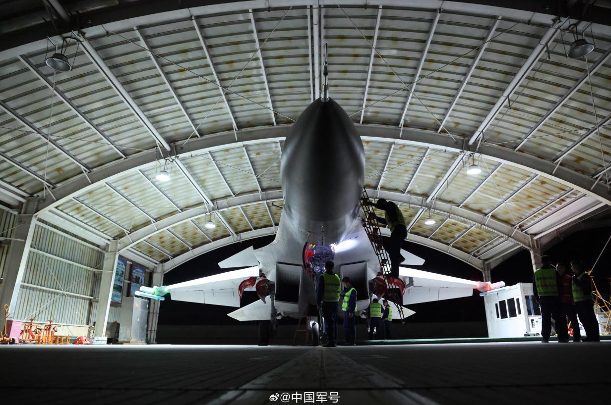 高清大图！歼-15红蓝对抗训练最新画面