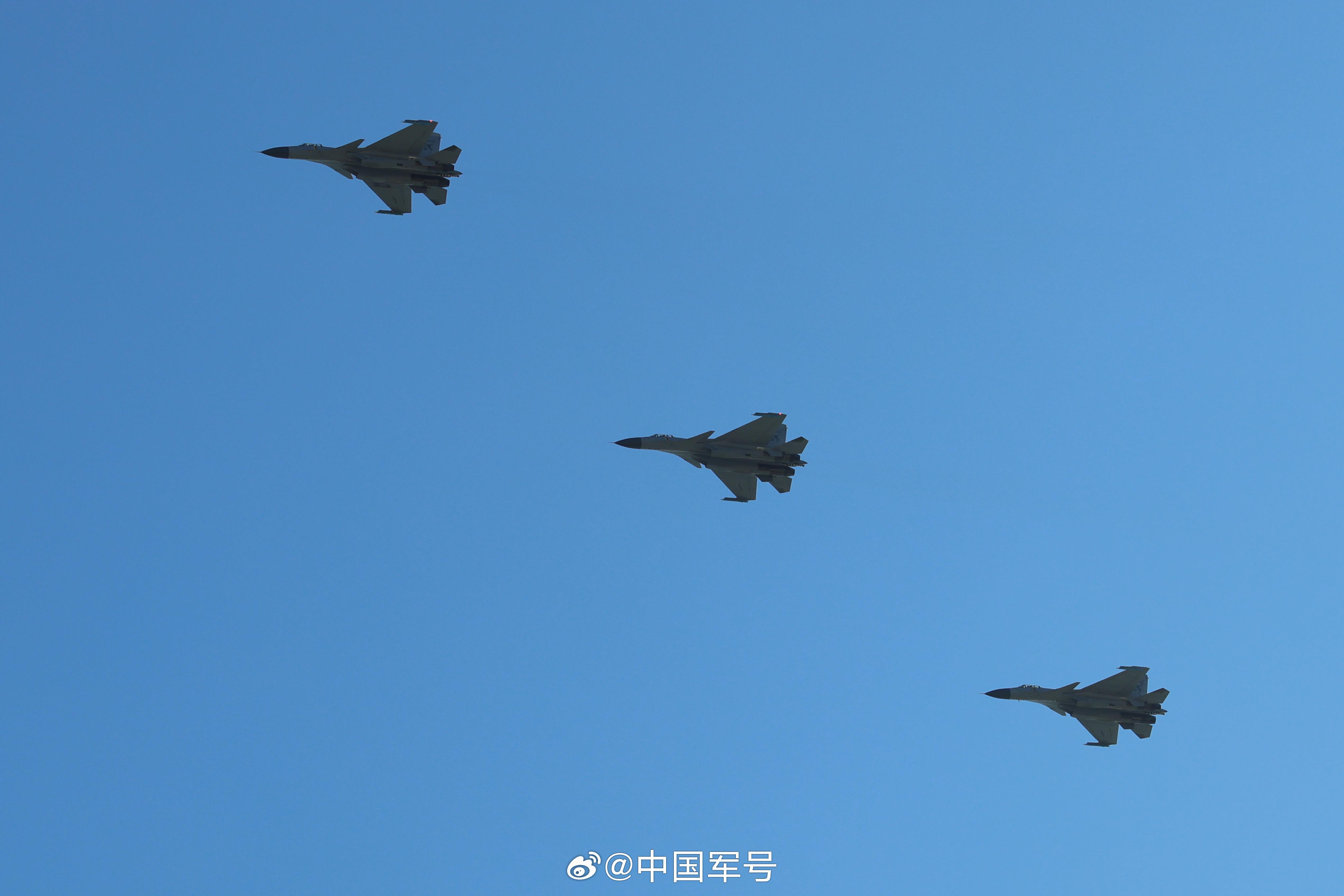 高清大图！歼-15红蓝对抗训练最新画面