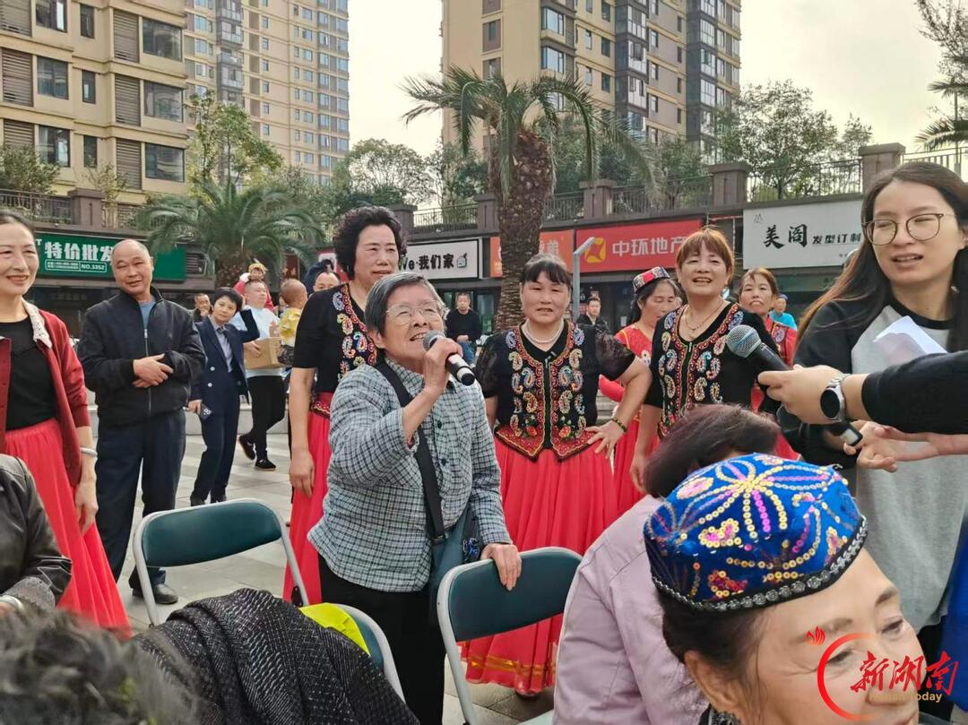 天心有戏惠民生 民族团结暖邻里
