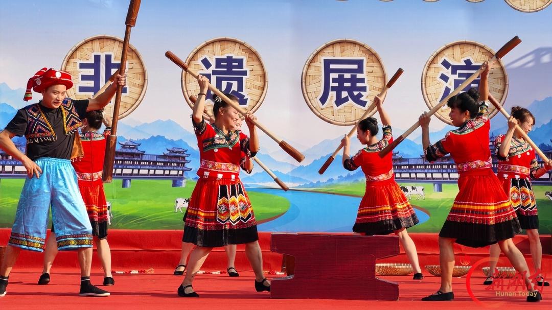 多彩活动迎县庆