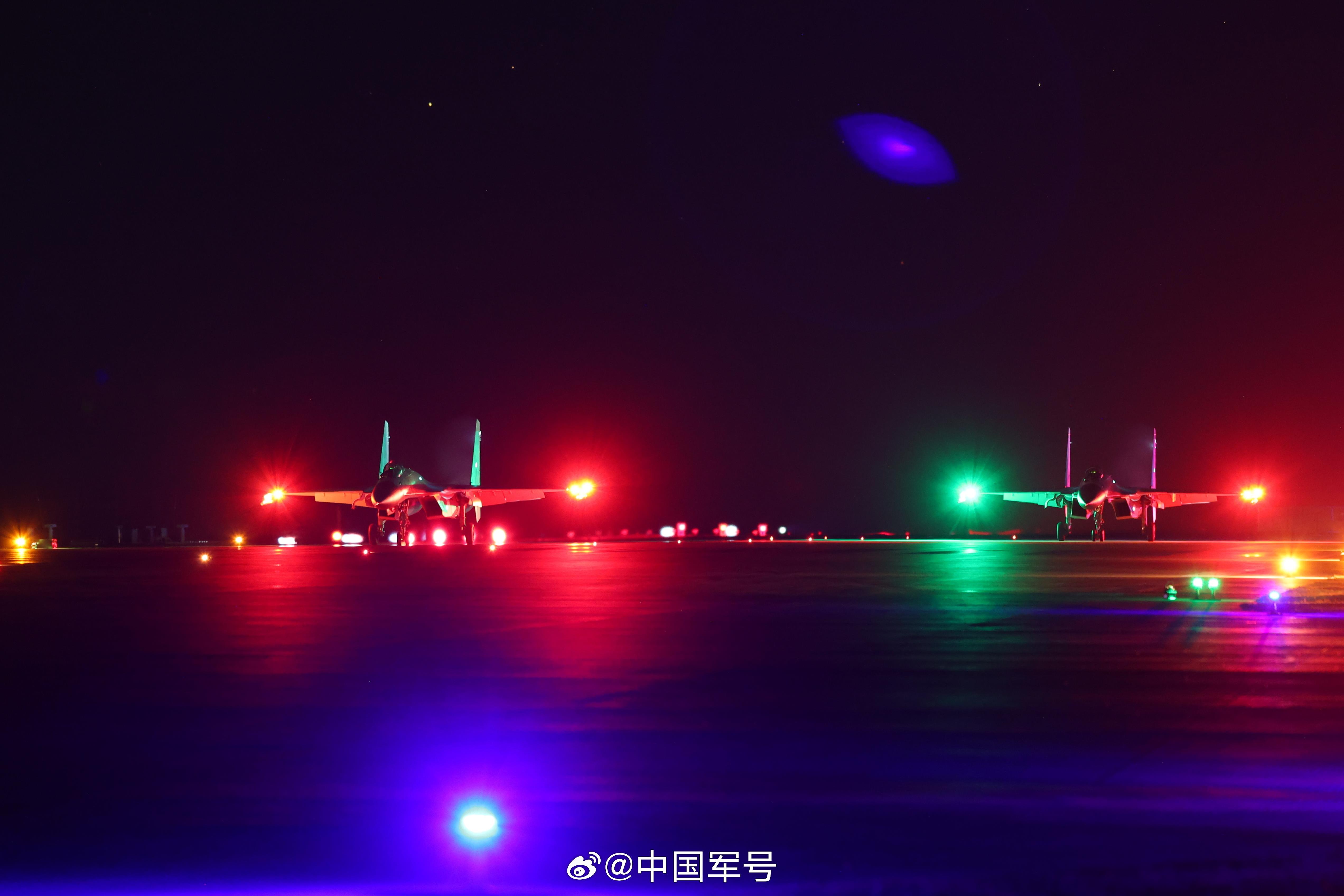 高清大图！歼-15红蓝对抗训练最新画面