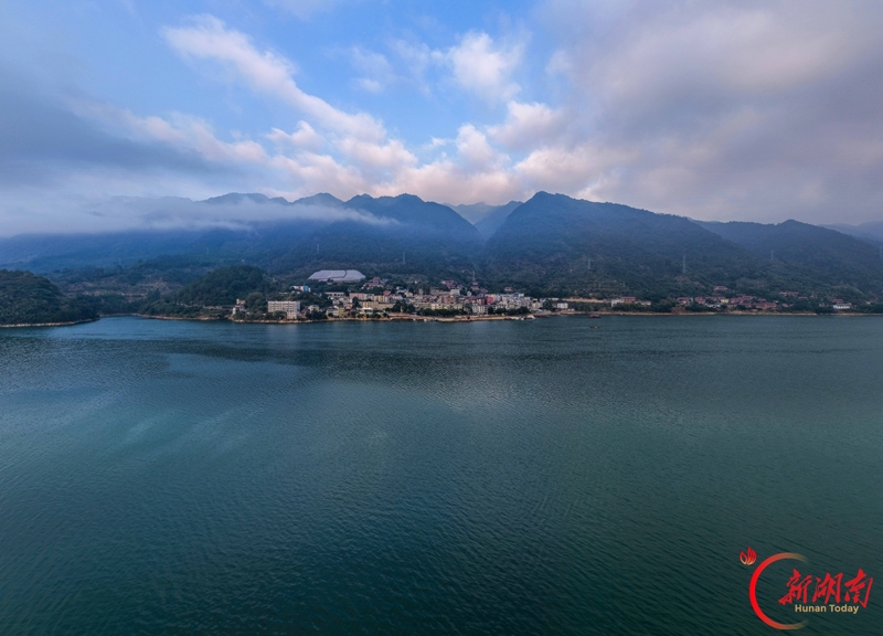 东江湖畔绘新景