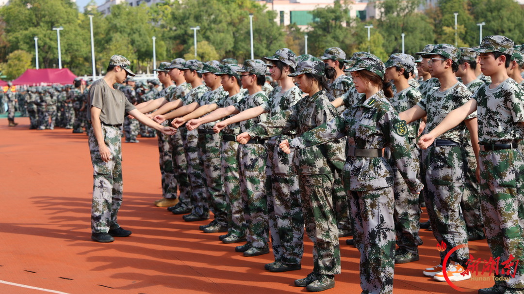 青春正步走丨循军训足迹，听成长回声
