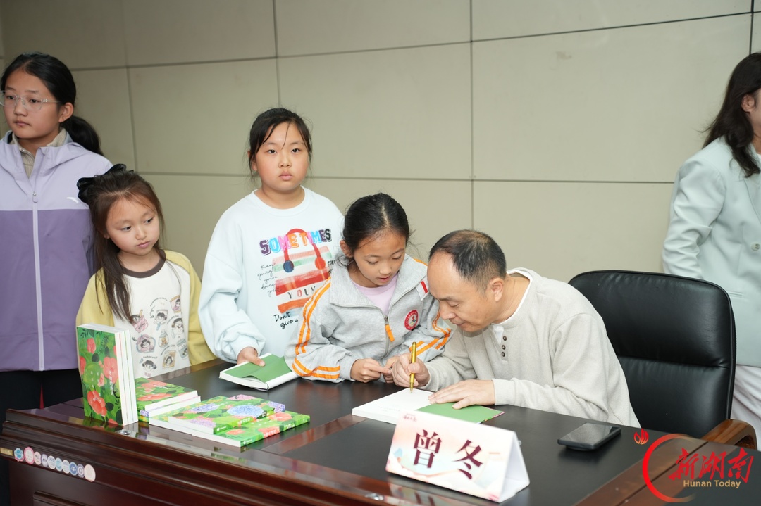 曾冬携《万物的诗词》走进太原,和少年读者共品诗词意境