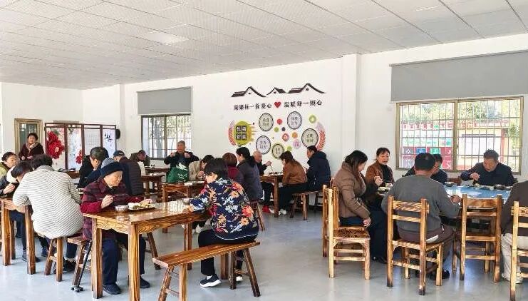 一顿热饭聚人气，一场调解化难题：治理活起来，成本降下去！