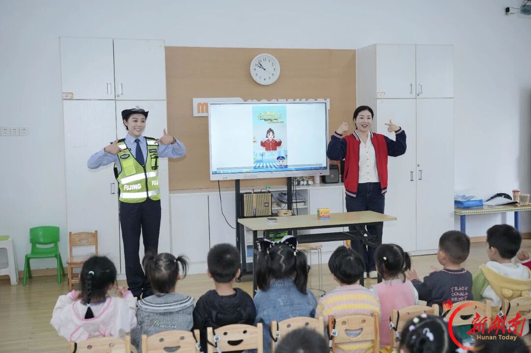 冷水江公安:交通安全伴成长,安全“童”行护平安