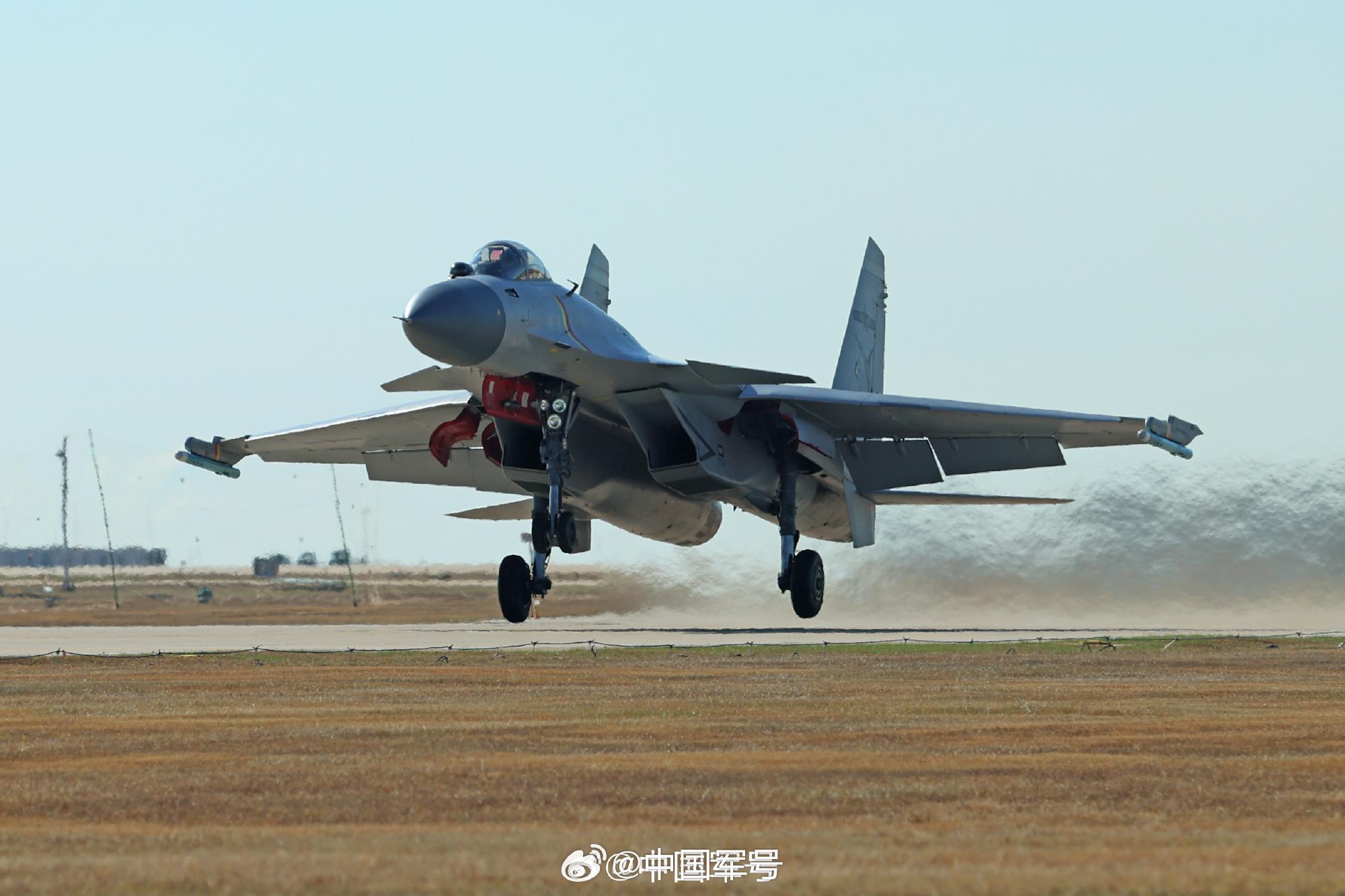 高清大图！歼-15红蓝对抗训练最新画面