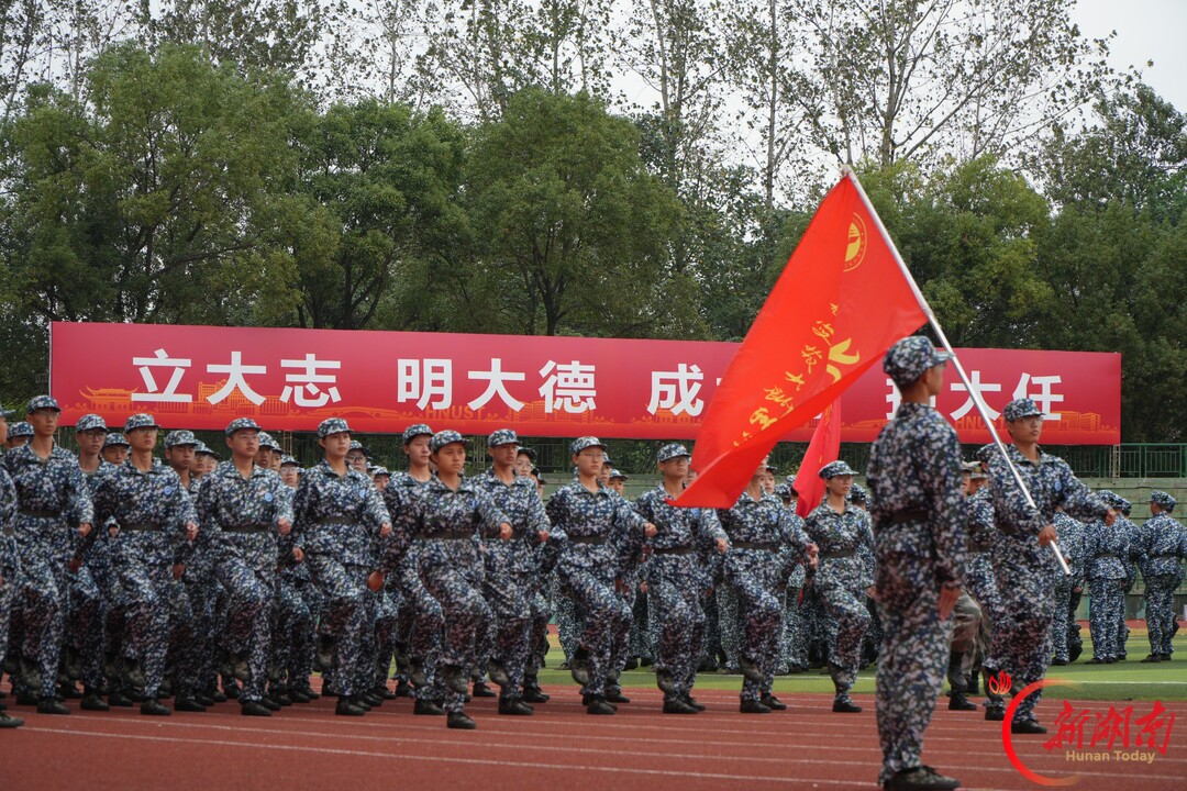 青春正步走丨步履铿锵，解锁大学成长新模样