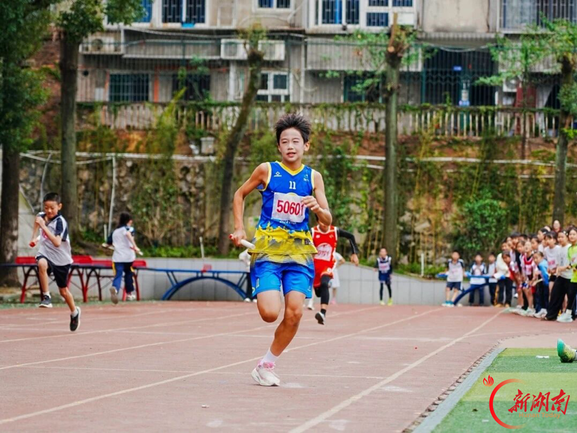 娄底三小举办第二十九届运动会