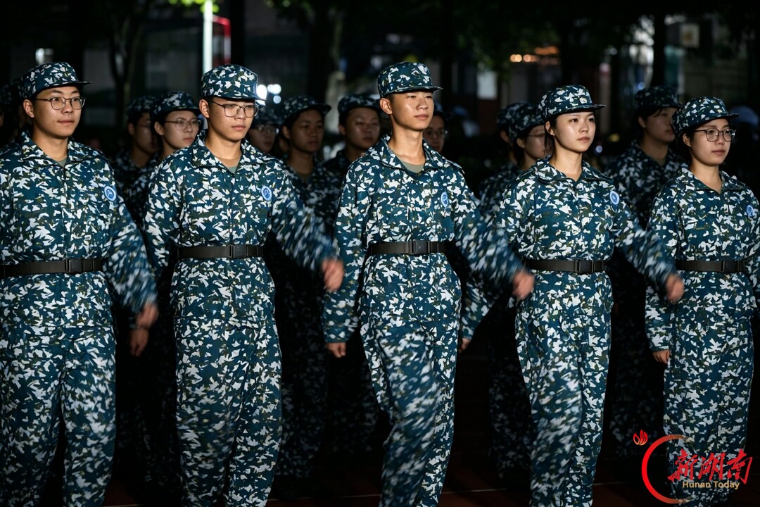 青春正步走丨朝暮皆砺练,不负迷彩韶华