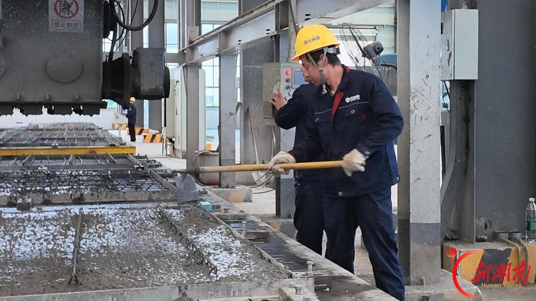 湘西盖楼新玩法:房子拆成“零件”造,10天干完15天的活