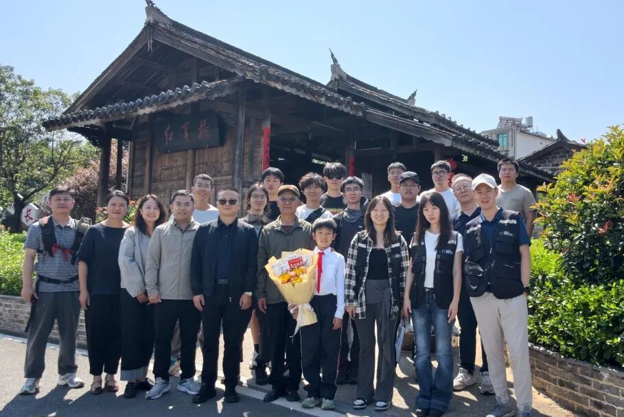 全国大中小学生同上这堂“思政大课”，主讲老师都有哪些宝藏故事→