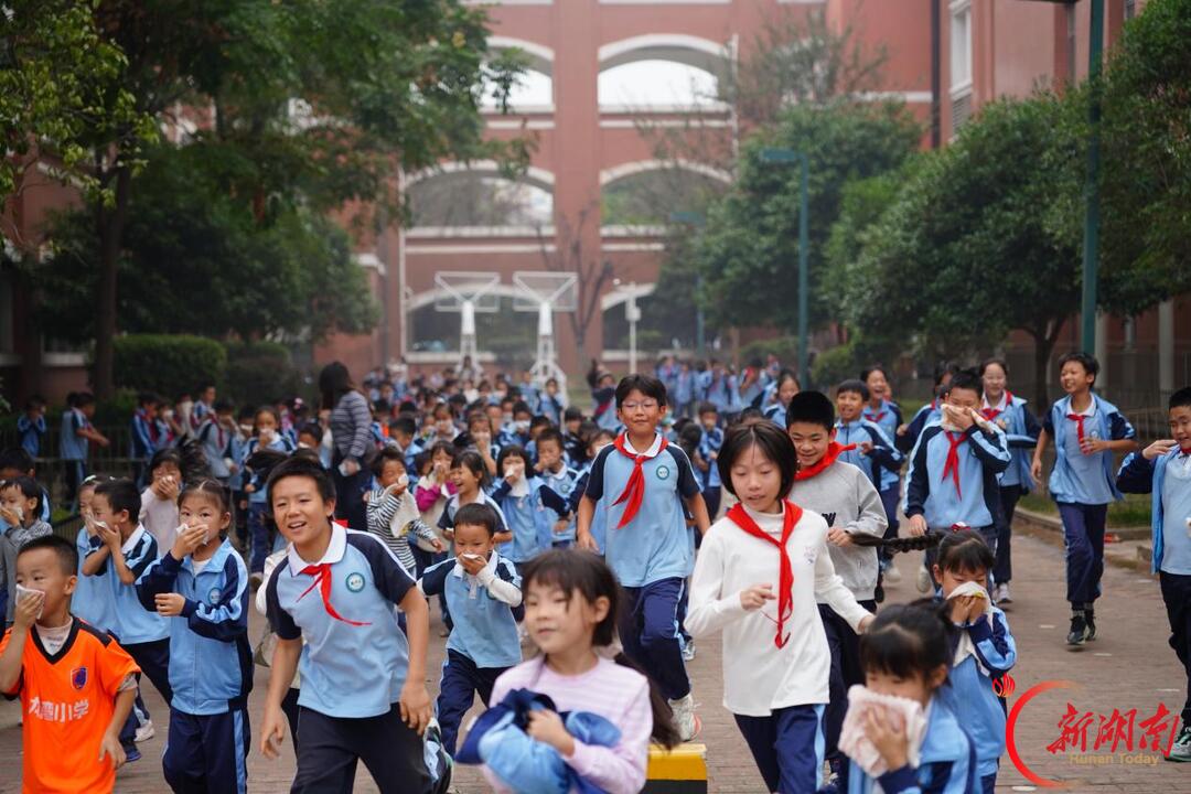 天心区云塘社区:课间警铃骤响 实战研学消防