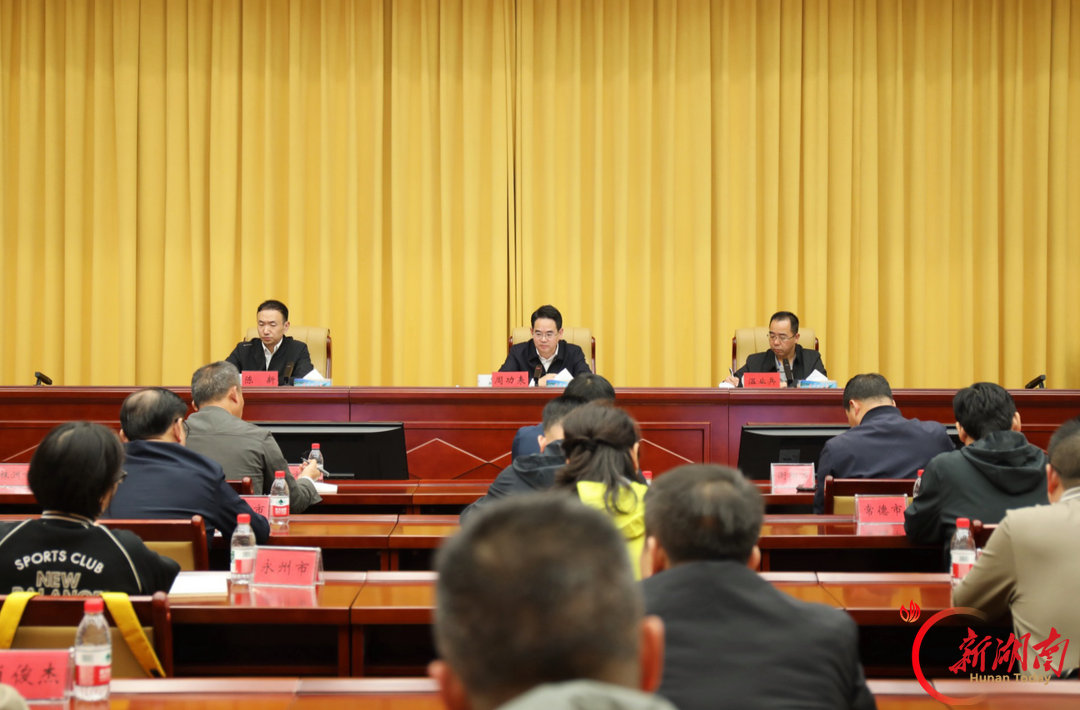 省信访局调度坐班接访与信访化解工作