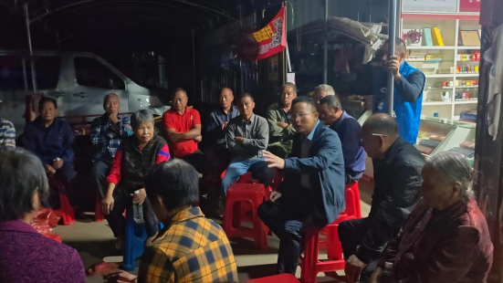 道县祥霖铺镇:屋场会上话治理 夜话连心办实事