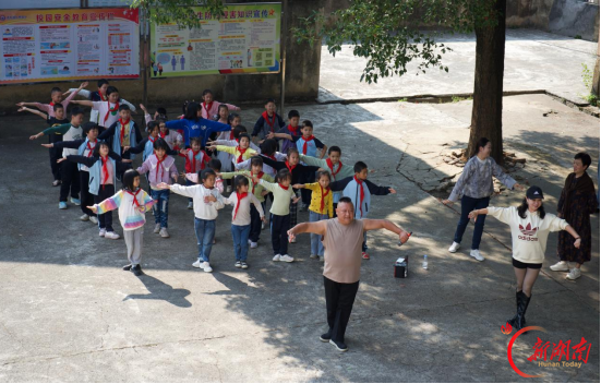 民盟衡阳市委：盟心乡行进礼梓，艺术润心伴成长