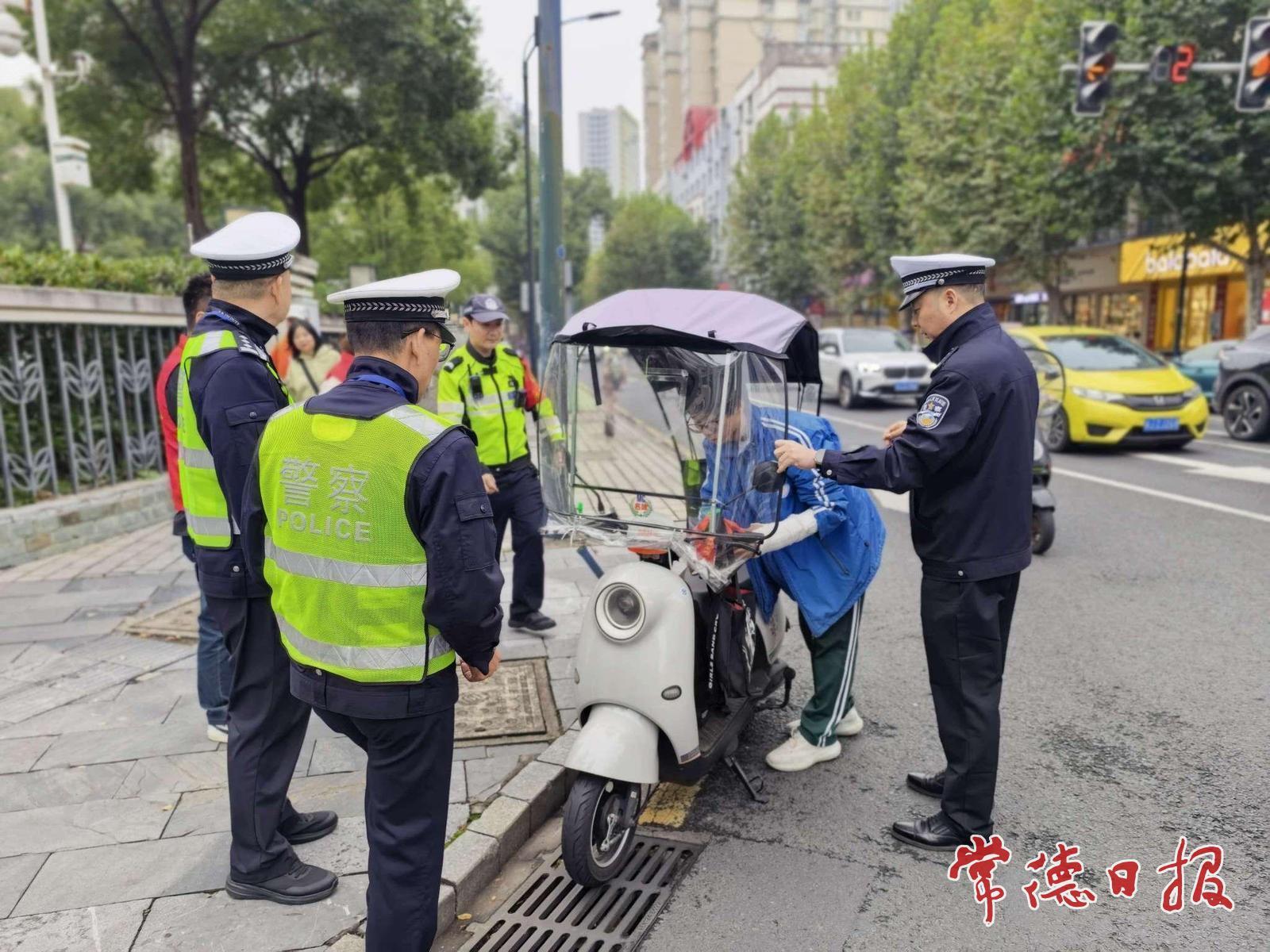 常德多部门开展摩电车辆集中整治第二次统一行动
