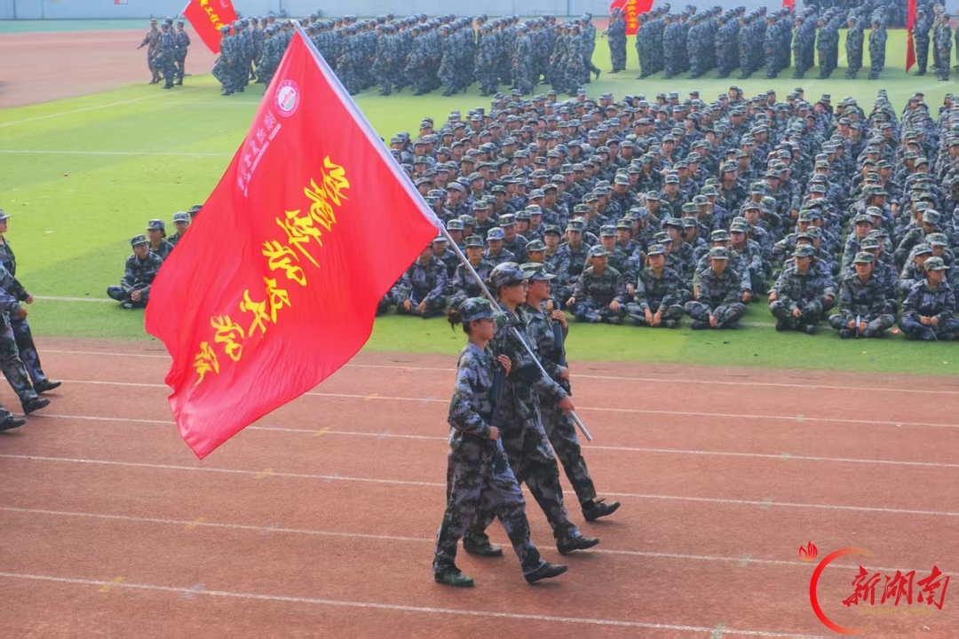 青春正步走丨湖南农业大学动物科学技术学院2026级新生圆满完成军训任务