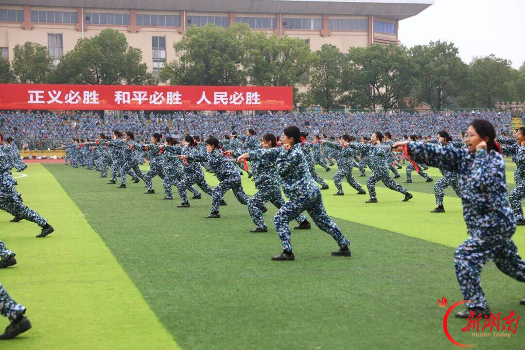 青春正步走丨快门里的十四天:记录属于2026级的青春加冕礼