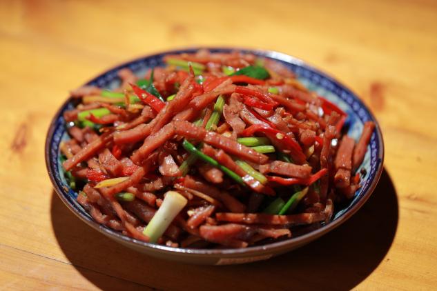 法国美食达人走进芷江，怀化少数民族湘菜出圈