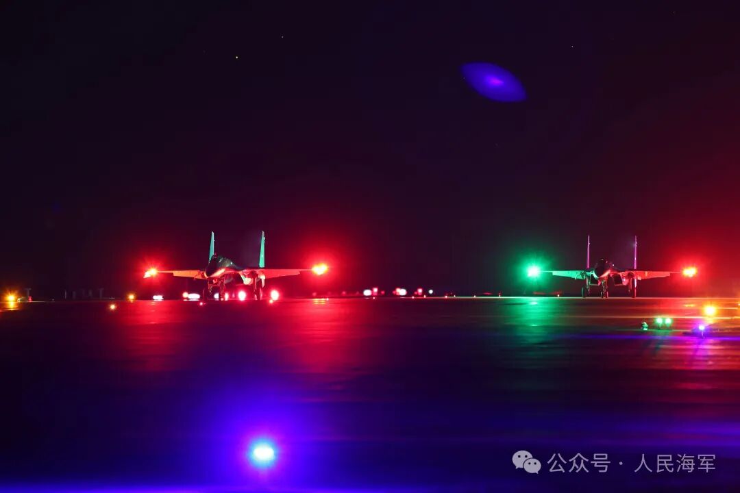 砺剑海天!直击海军跨昼夜飞行训练现场