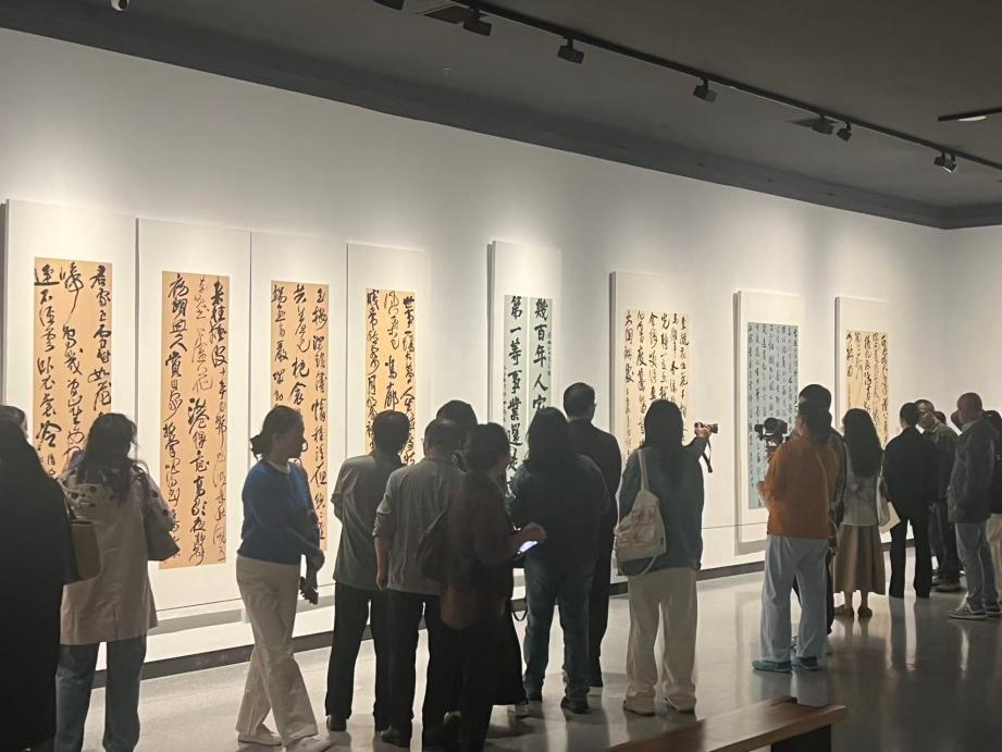 特稿|指云相赠,墨上花开!三对父女书法联展里的家风叙事