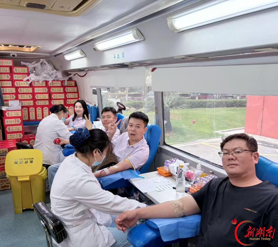 “走，献血去！”这所高职院校668名师生挽袖热血接力