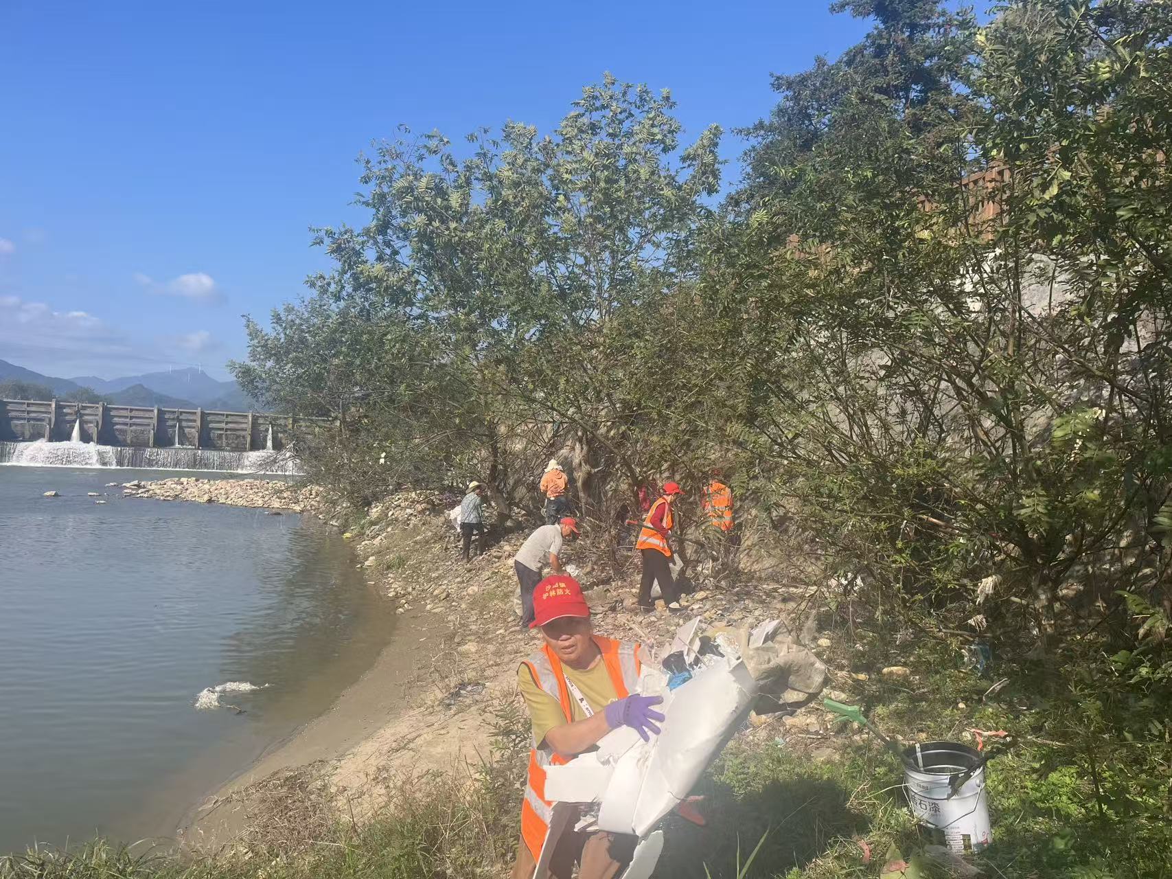 桂东沙田:干群齐动手 水清岸绿家园美