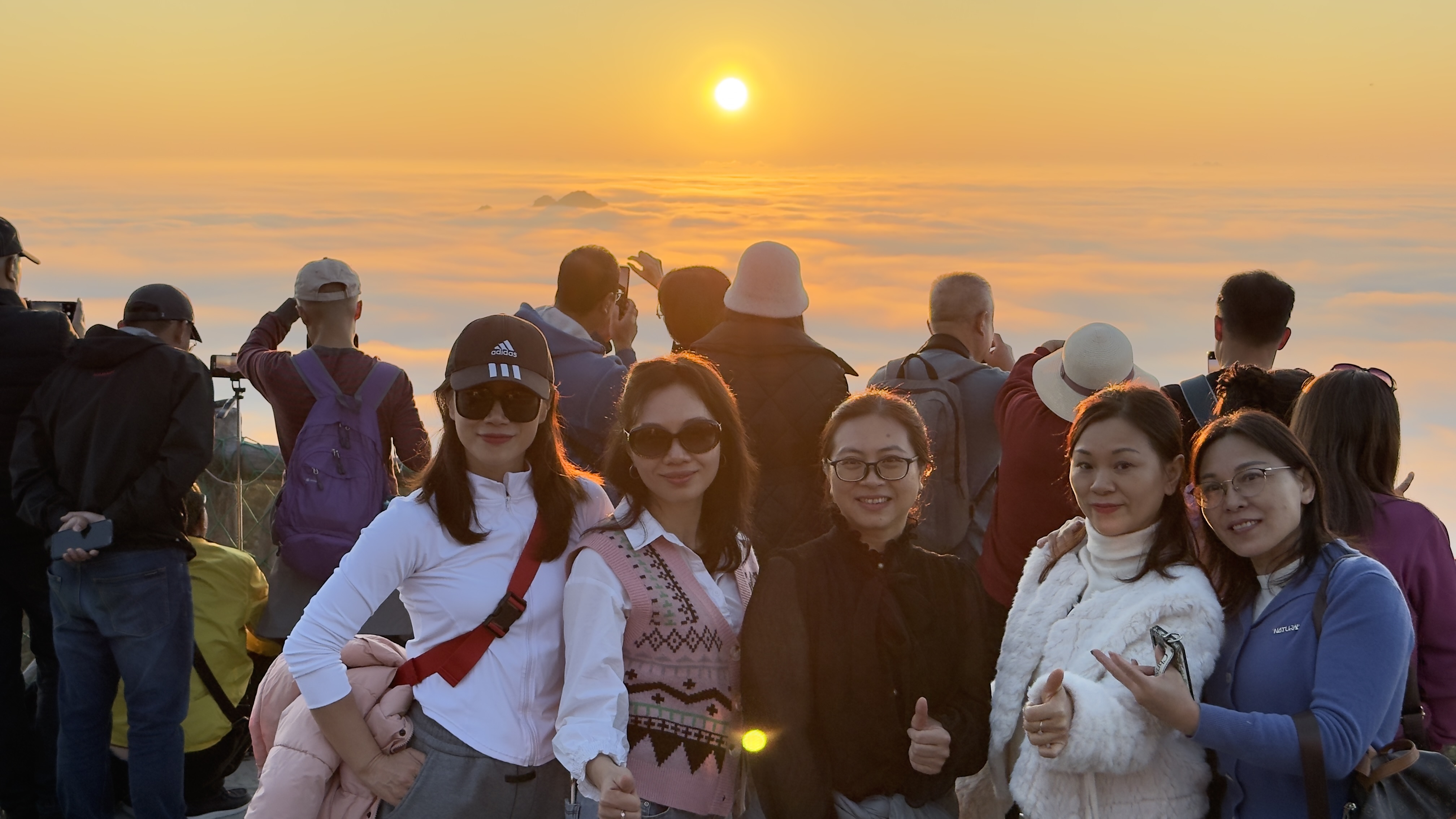 组图丨宜章莽山:秋日云海与日落撞个满怀