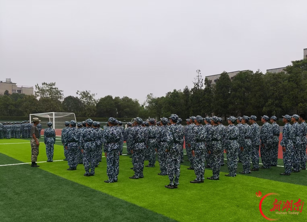 青春正步走丨戎装淬少年 相伴赴新程