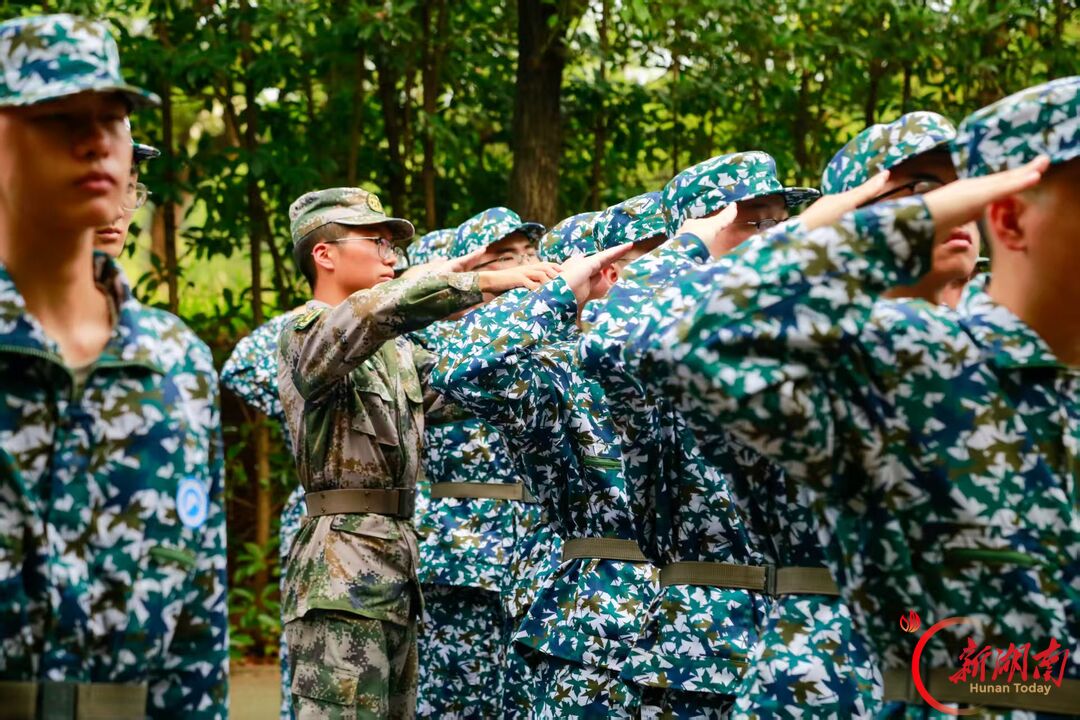 青春正步走丨持训传规范 以责护萌新