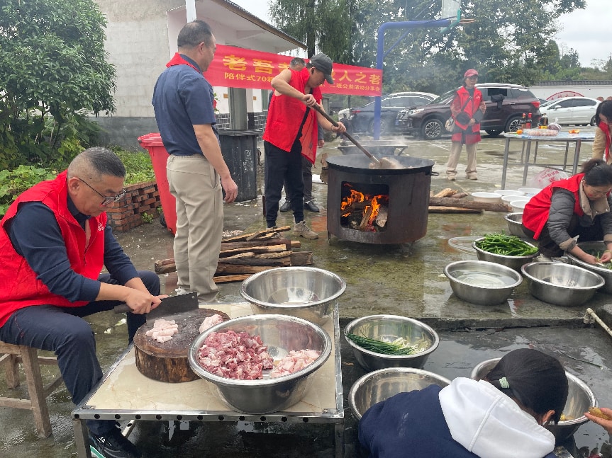 党群阵地聚温情,敬老陪伴暖人心