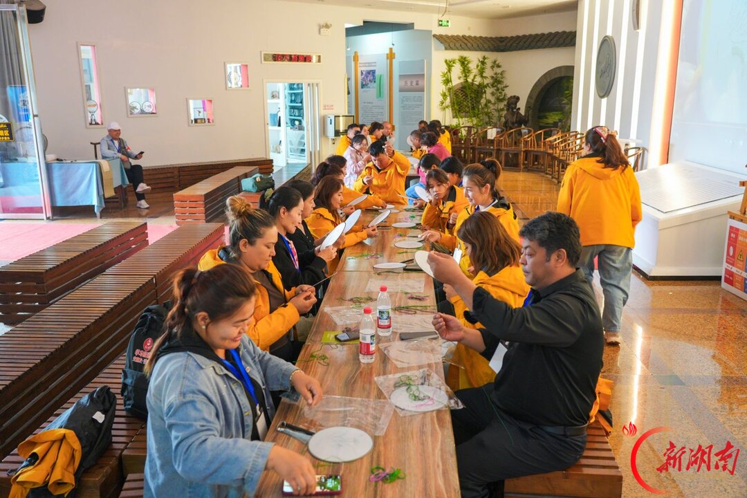 三千公里湘吐情,吐鲁番学子赴湘开启“行走的国通语课”