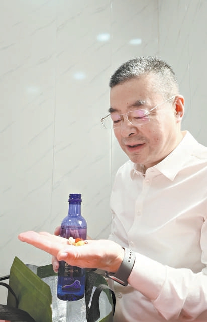 “药侠”寻光!《我不是药神》原型陆勇抗癌寻药24年