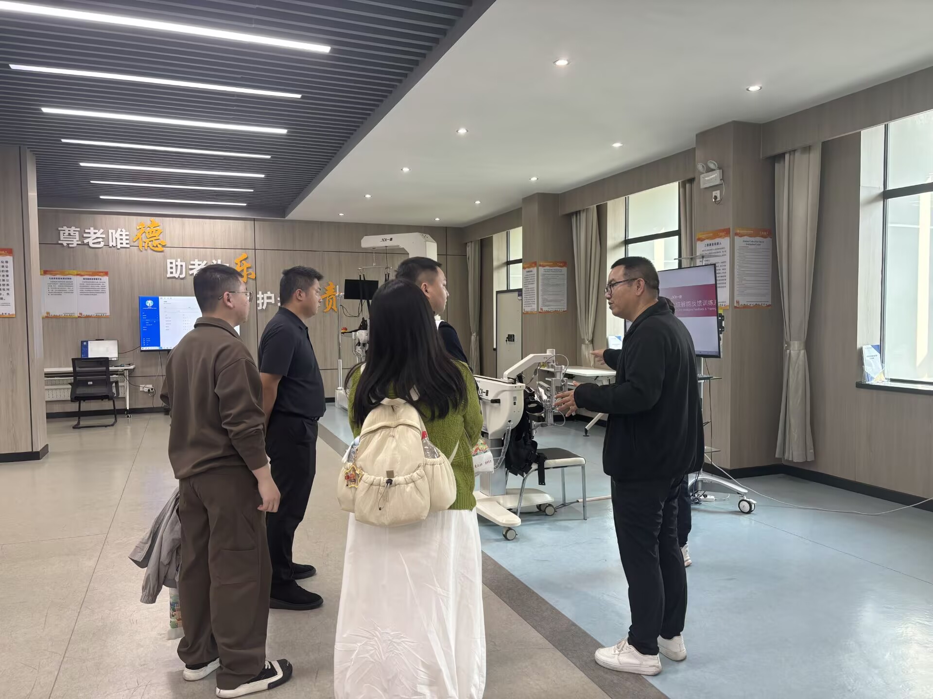 跨越二十余载 康养情更浓——长沙民政职业技术学院医学院举办返校校友沙龙