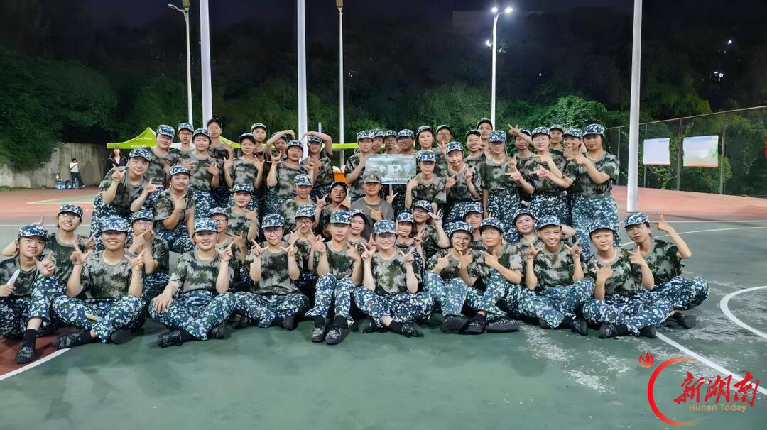 青春正步走丨迷彩为青春上色:我的大学第一课