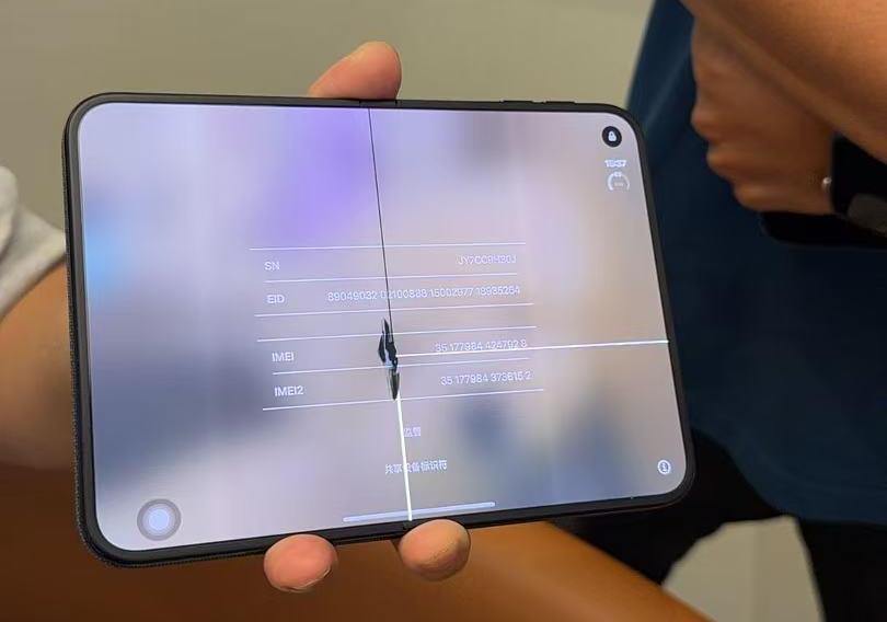 iPhone Duo上市首周争议不断：内屏开裂，二手平台部分版本“破发”