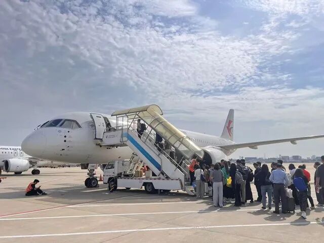 秋假还没到,但热门高铁票已售罄