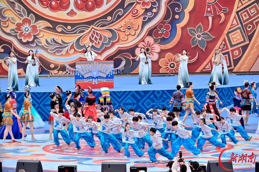 㵲水七秩：一场县庆的“抵达”——新晃侗族自治县成立70周年手记