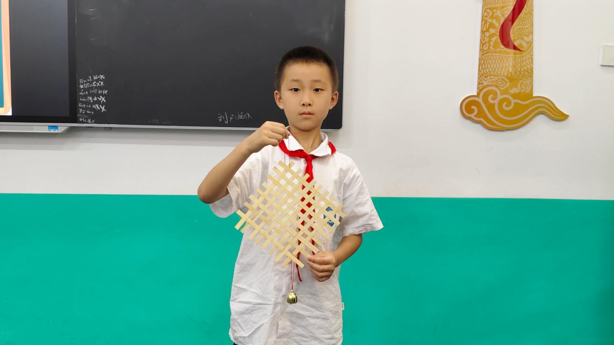 慧眼识微,笔写万象——株洲市九方小学湖南日报全媒小记者年度掠影