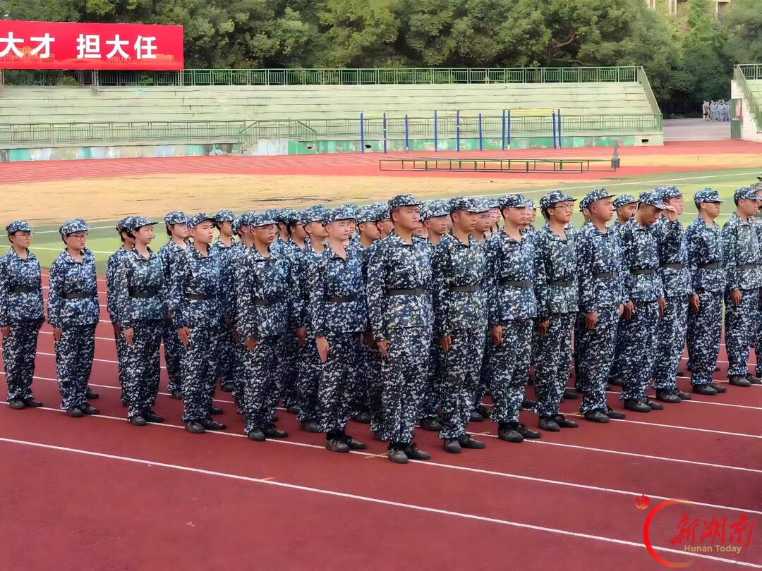 青春正步走丨现场之外,我也在付出