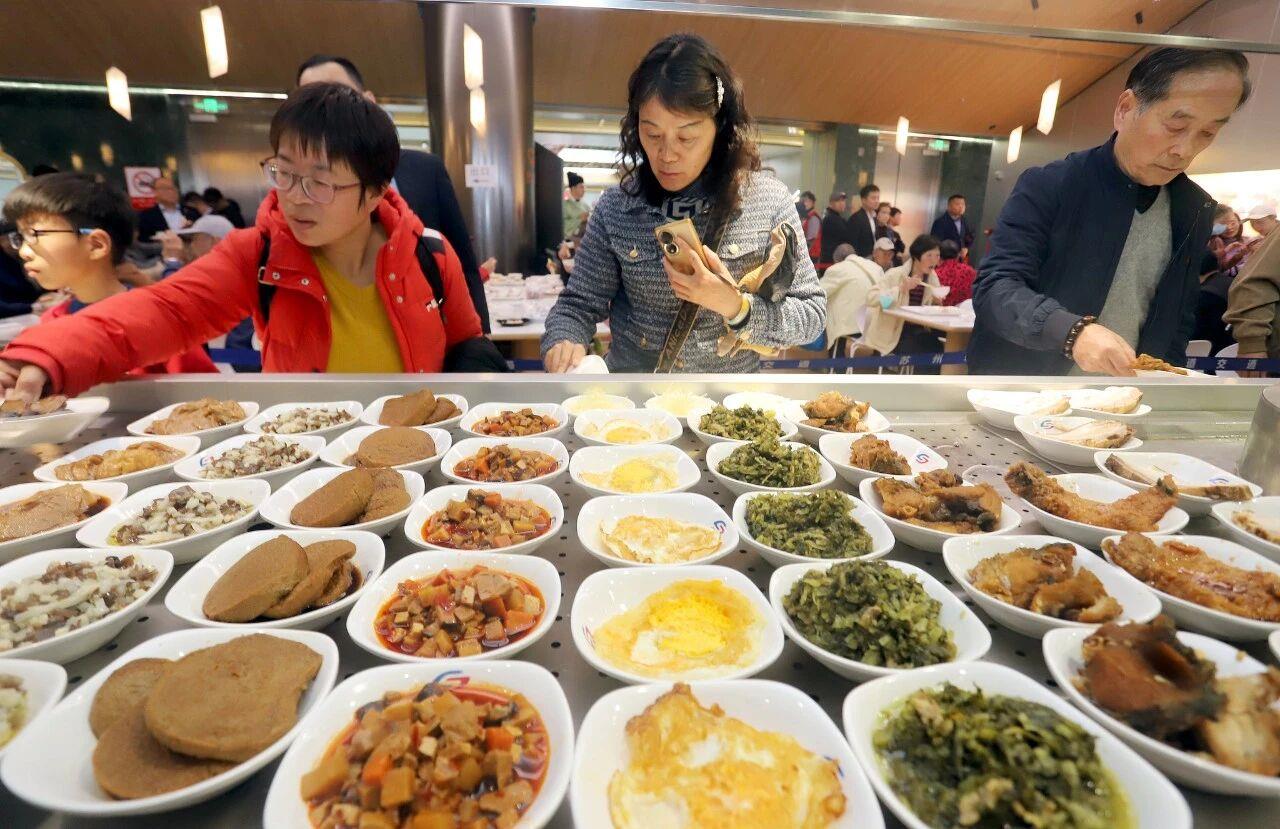 健身、吃饭、上夜校⋯⋯这还是我认识的地铁站吗