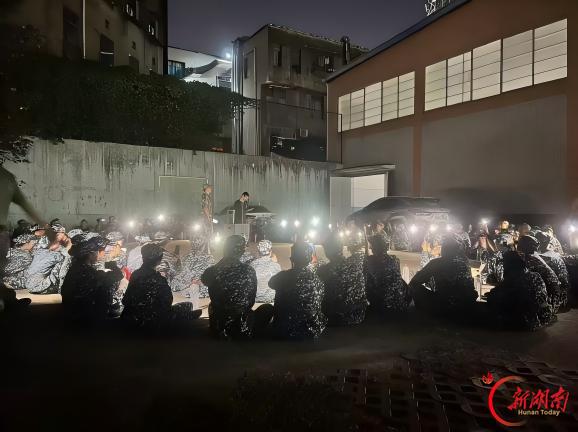 青春正步走丨从松花江畔到湘江之滨,我的军训在烈日中淬炼