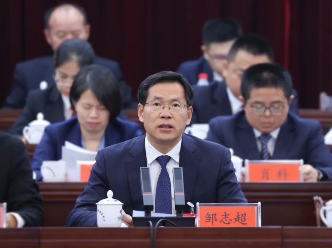 石峰区第七届人民代表大会第一次会议胜利闭幕