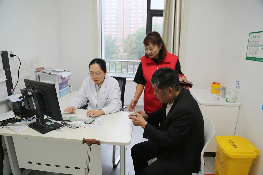 陪诊国标即将实施,谁能陪诊、能做什么?