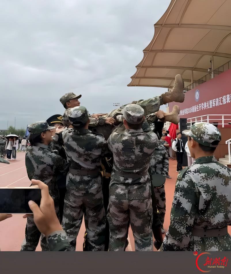 青春正步走丨天下没有不散的宴席,但那些并肩走过的日子永远闪光