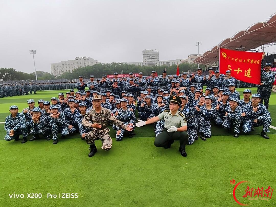青春正步走丨身在方阵中，心向骄阳立