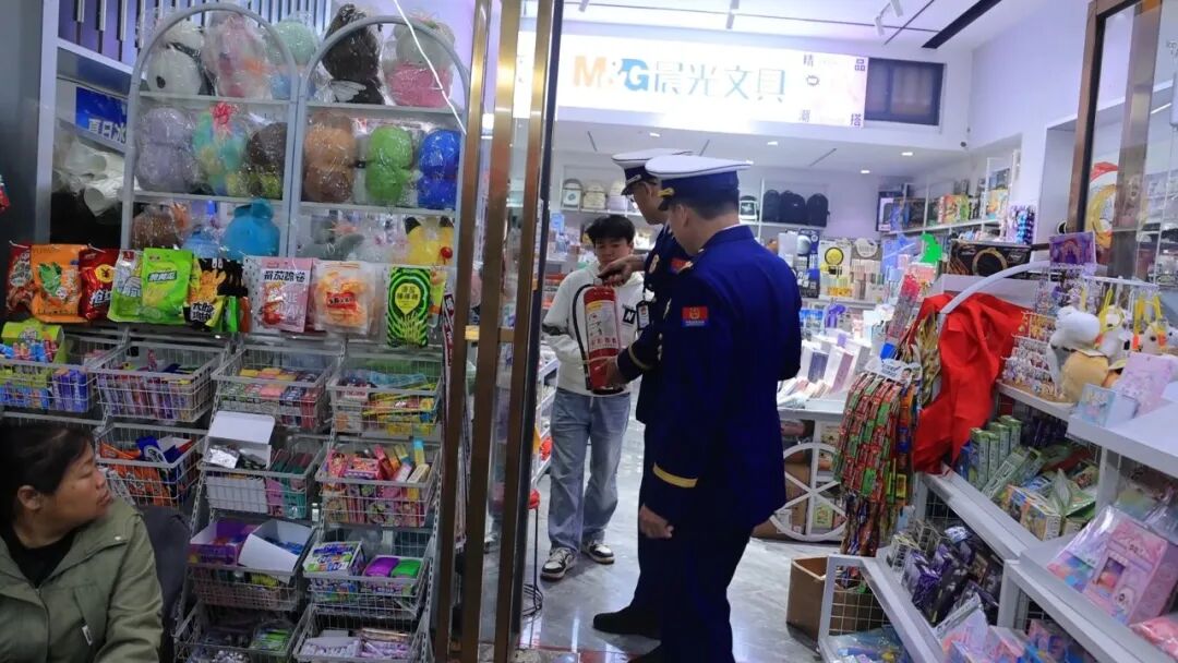 安仁县消防救援局开展“九小场所”夜间消防安全专项检查