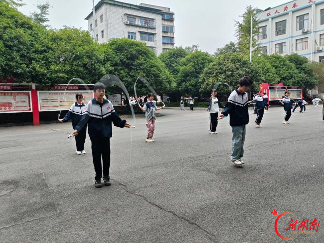 驰骋金秋赛场!衡阳市六中举行秋季田径运动会